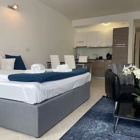 Smart Carrara Apartmens *