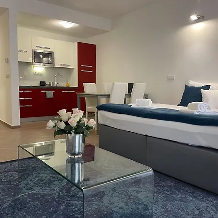 Smart Carrara Apartmens *