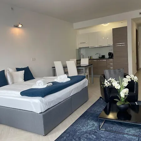 Smart Carrara Apartmens *